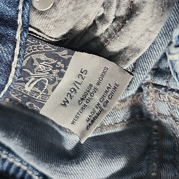 Ladies distressed silver capris - Picture 7 of 7